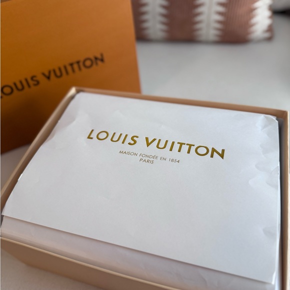 Louis Vuitton LV Buttersoft Sneaker - Blue | Men’s Size 10 | Full Set | Italy - Picture 13 of 15